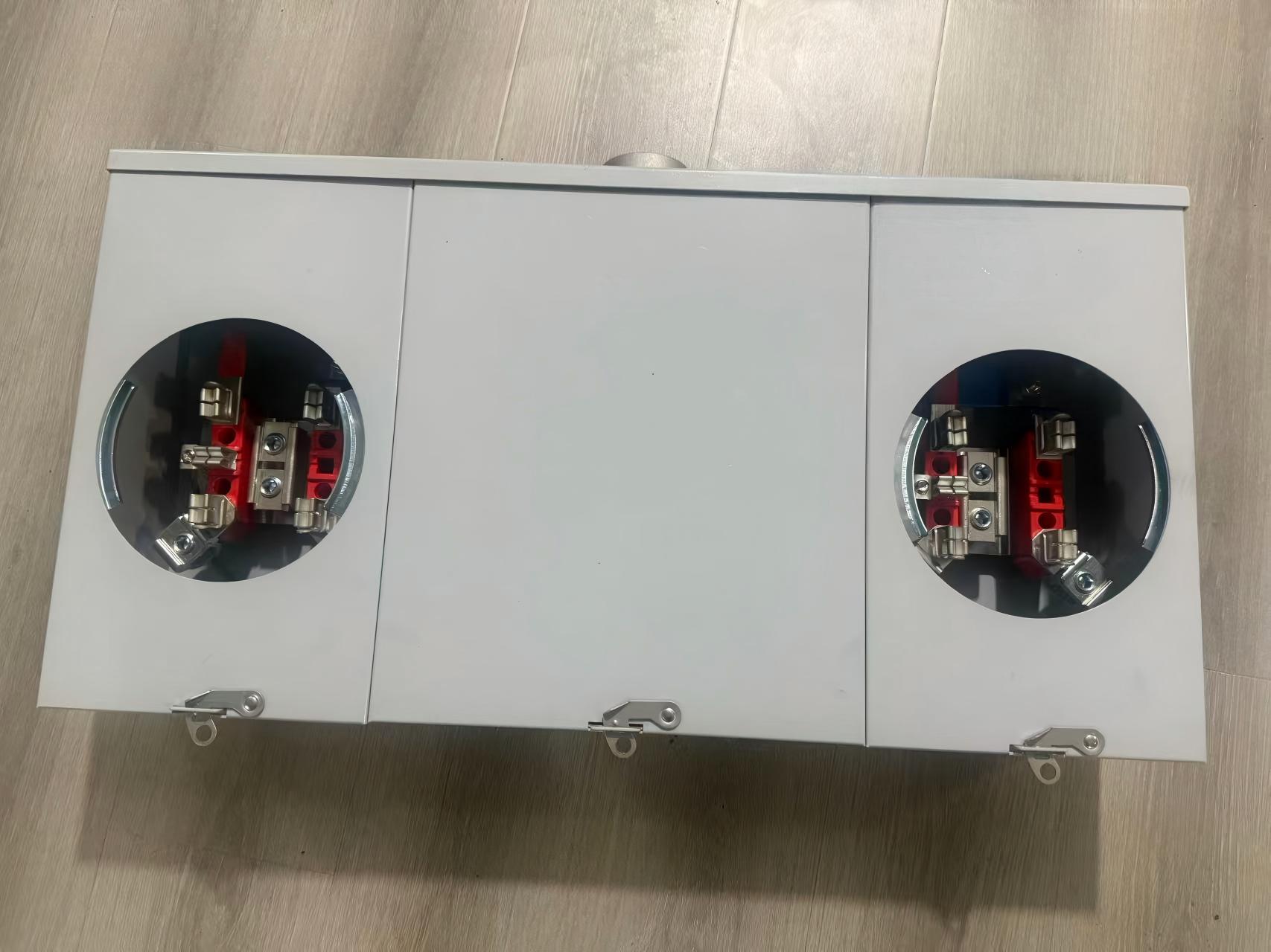 Soket meter enclsoure